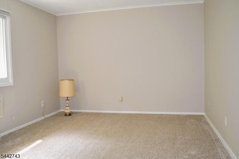 Property listing MLS 4037270 photo 8