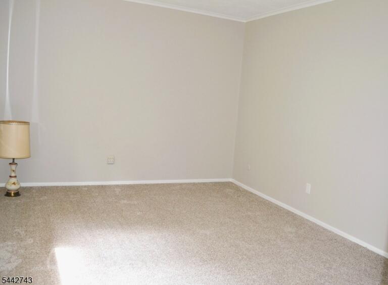Property listing MLS 4037270 photo 9
