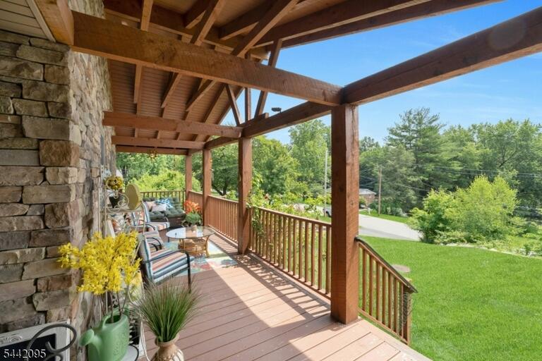 Property listing MLS 4037485 photo 10
