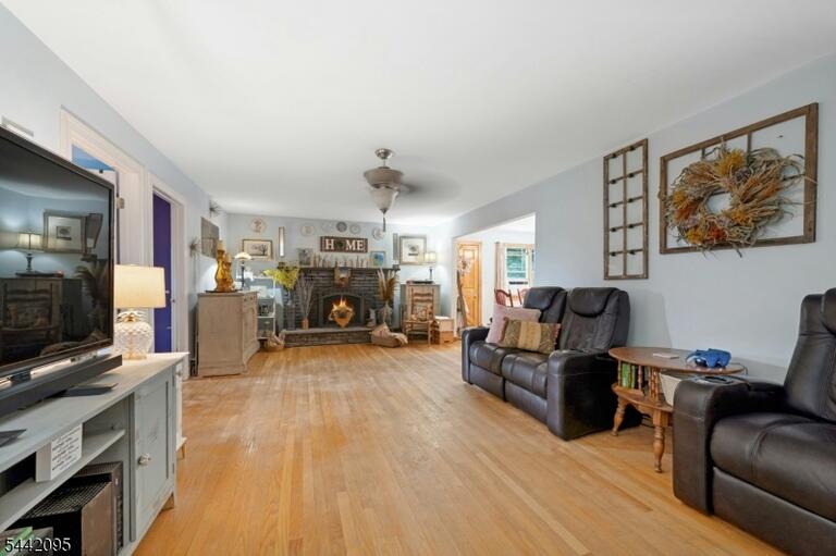 Property listing MLS 4037485 photo 16