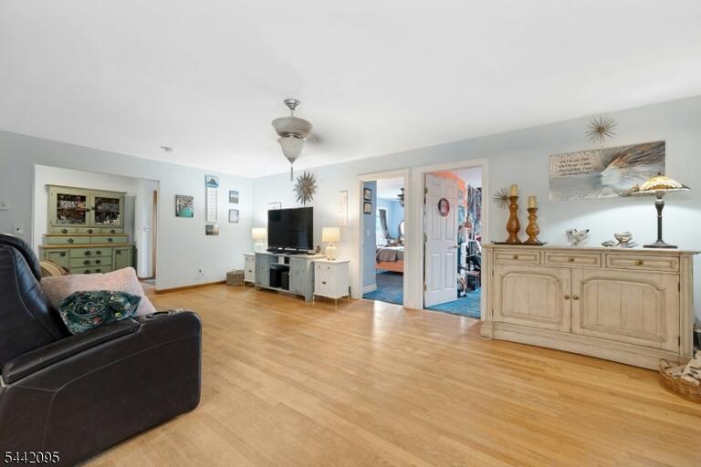 Property listing MLS 4037485 photo 18