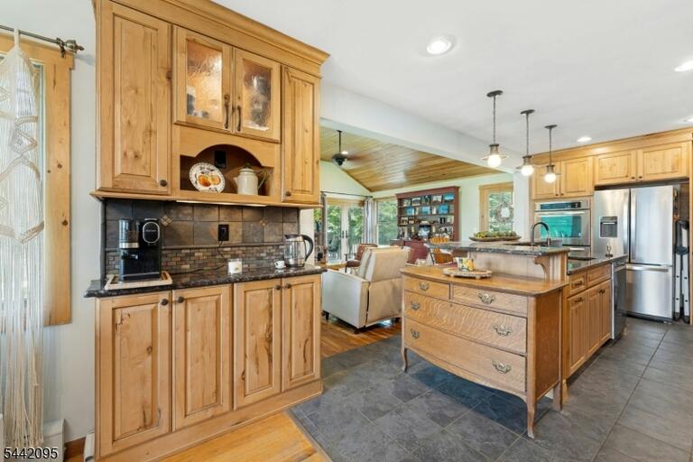 Property listing MLS 4037485 photo 27