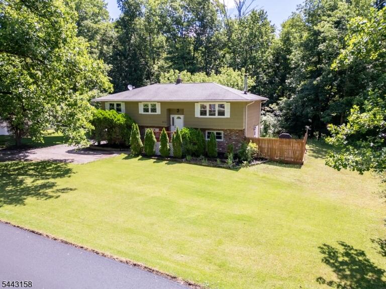 Property listing MLS 4037647 photo 1