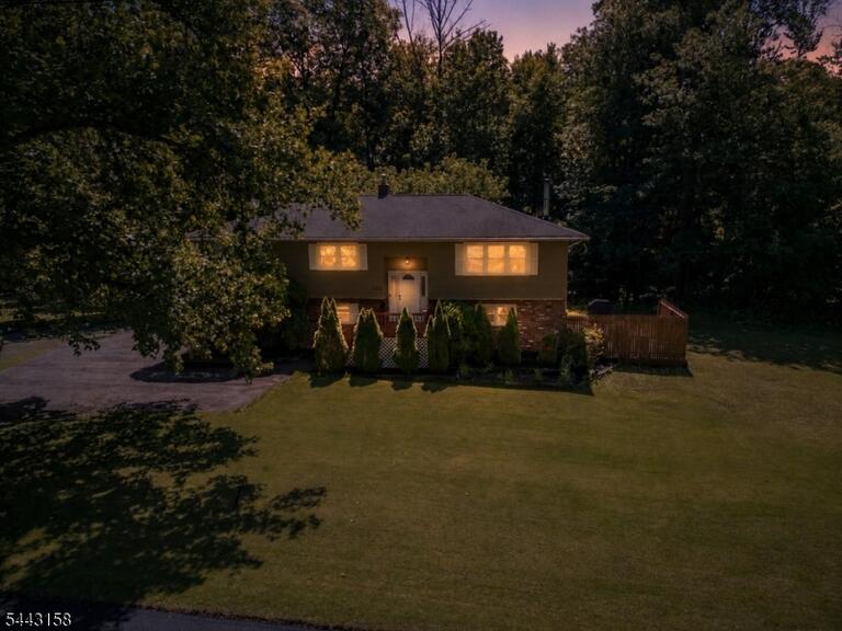 Property listing MLS 4037647 photo 4