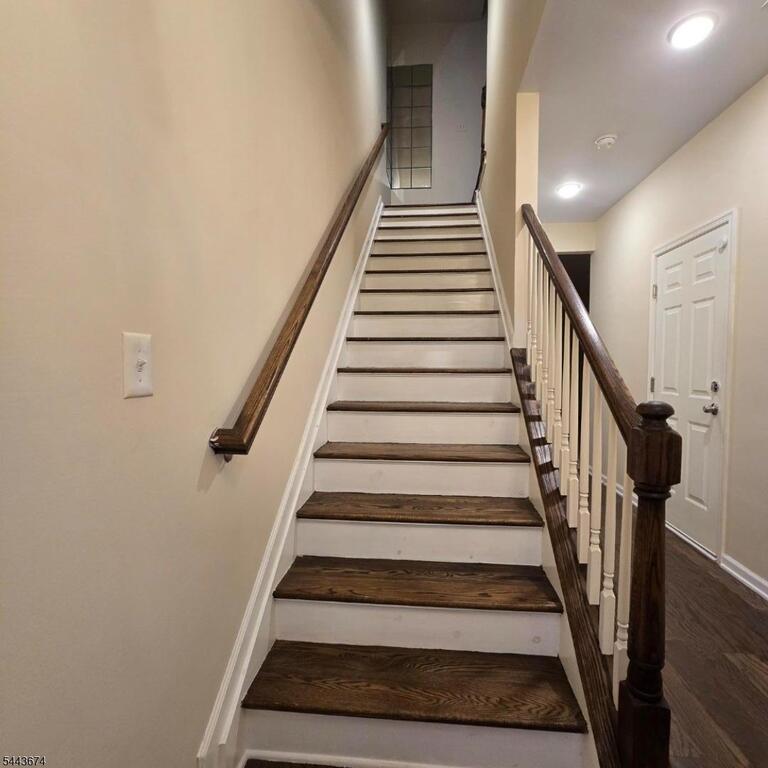 Property listing MLS 4037992 photo 16