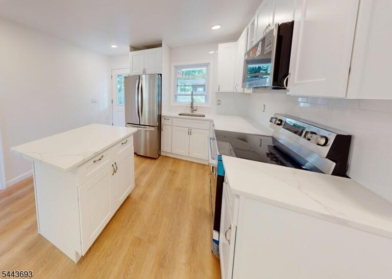 Property listing MLS 4038374 photo 9