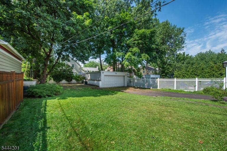 Property listing MLS 4038420 photo 23