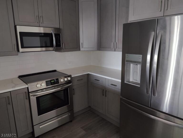 Property listing MLS 4038590 photo 5