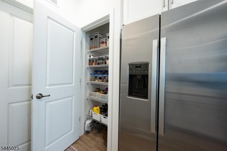 Property listing MLS 4039101 photo 4