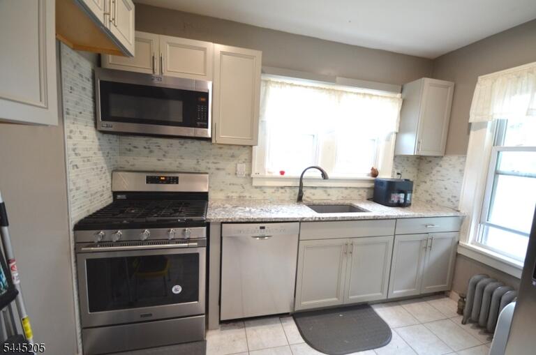 Property listing MLS 4039739 photo 2