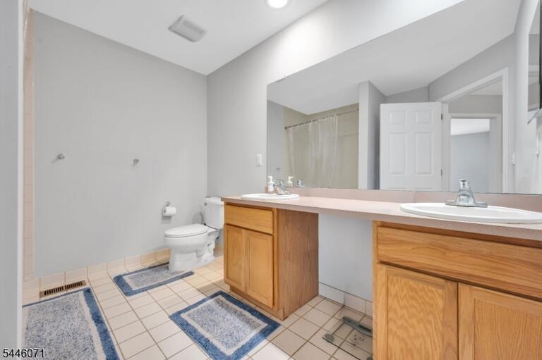 Property listing MLS 4040156 photo 19
