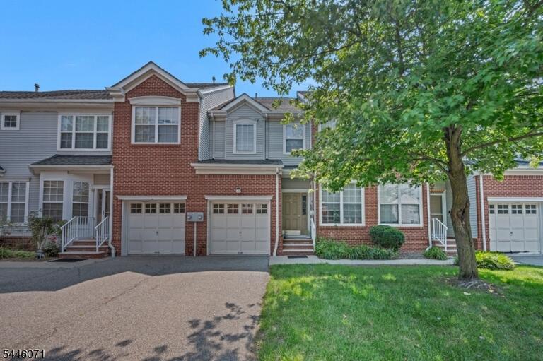 Property listing MLS 4040156 photo 2