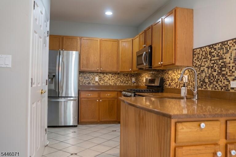 Property listing MLS 4040156 photo 5