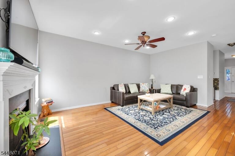 Property listing MLS 4040156 photo 8