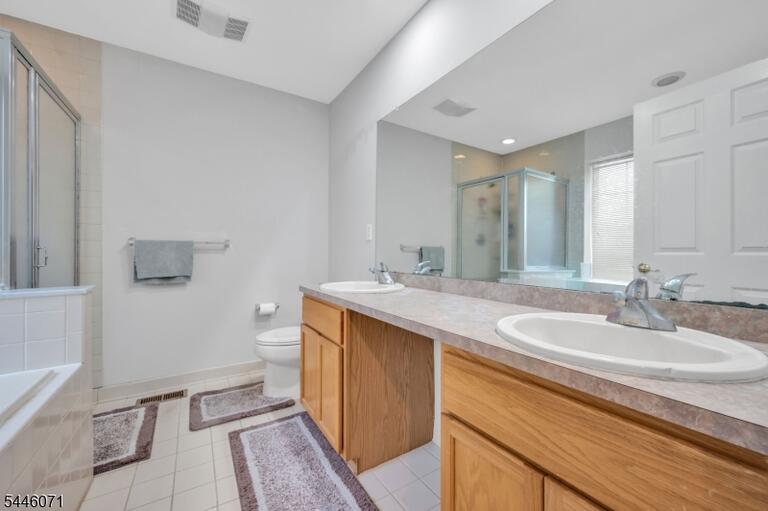 Property listing MLS 4040156 photo 9