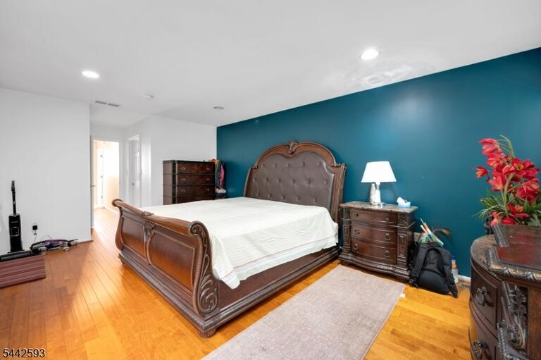 Property listing MLS 4040157 photo 13