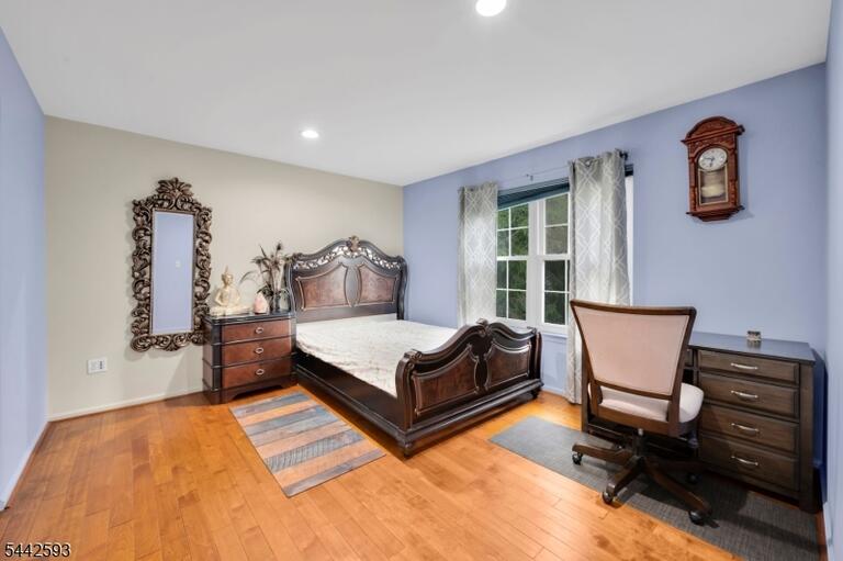 Property listing MLS 4040157 photo 20