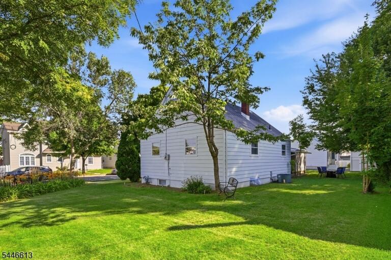 Property listing MLS 4040549 photo 38