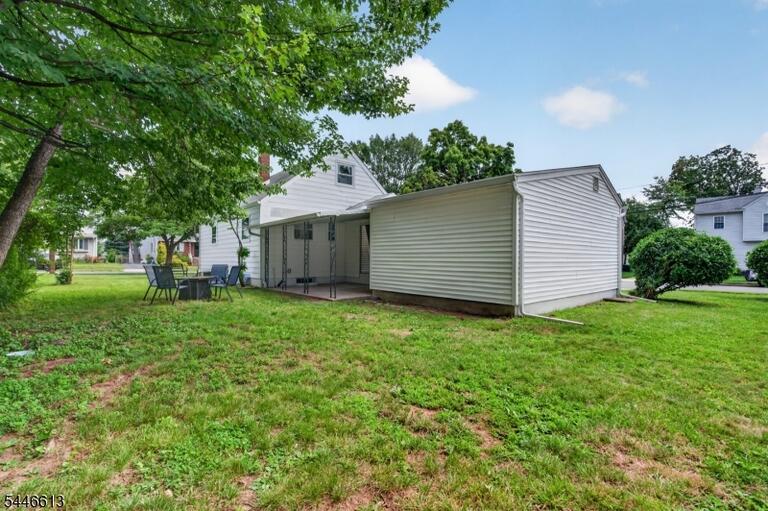 Property listing MLS 4040549 photo 40