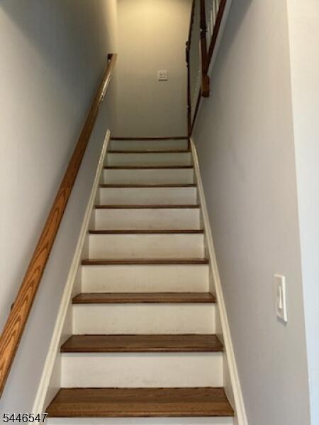 Property listing MLS 4040768 photo 3