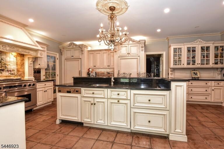 Property listing MLS 4041174 photo 10