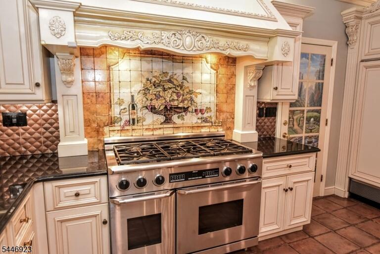 Property listing MLS 4041174 photo 12