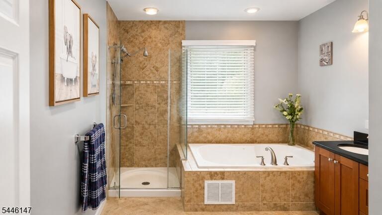 Property listing MLS 4041554 photo 9