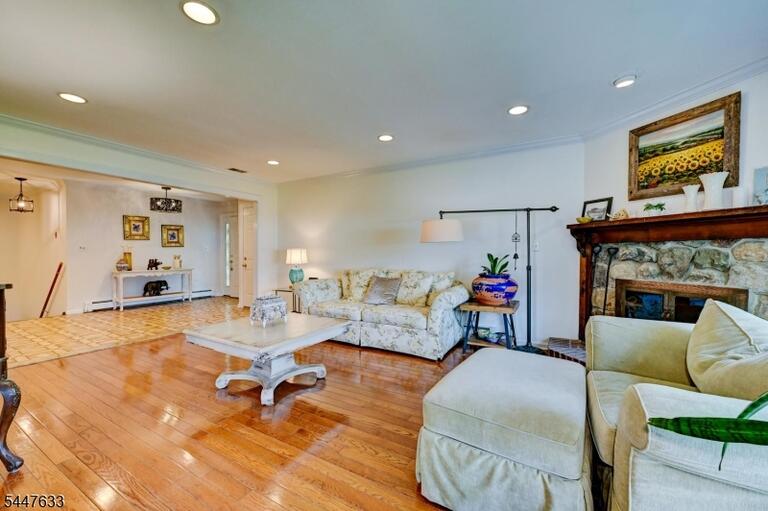 Property listing MLS 4041564 photo 10