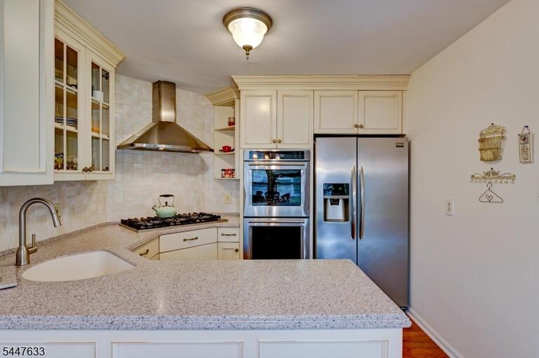Property listing MLS 4041564 photo 16