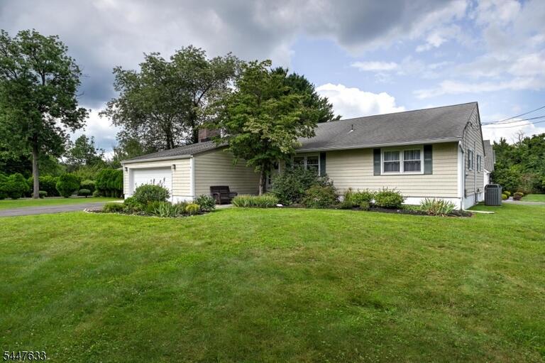 Property listing MLS 4041564 photo 2