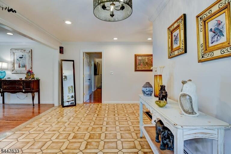 Property listing MLS 4041564 photo 4