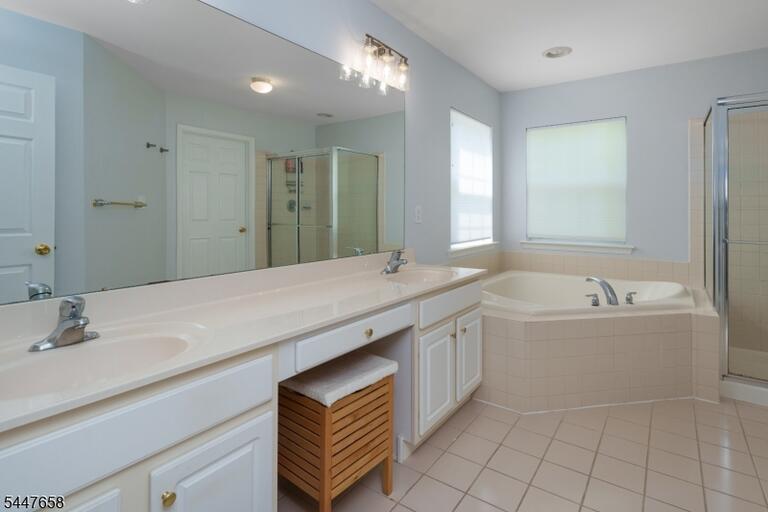 Property listing MLS 4041588 photo 25