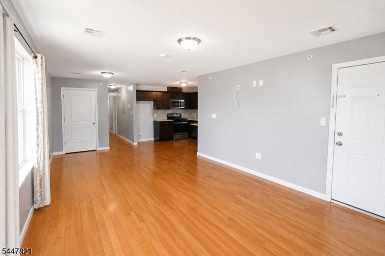 Property listing MLS 4041711 photo 10