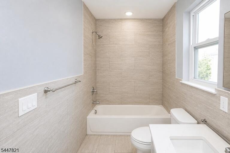 Property listing MLS 4041711 photo 21