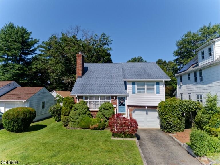 Property listing MLS 4042191 photo 1