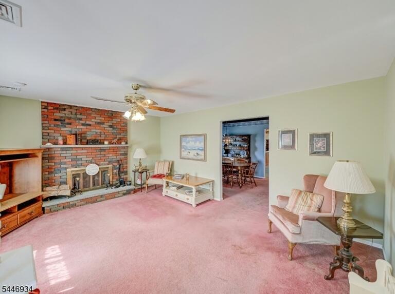 Property listing MLS 4042191 photo 3