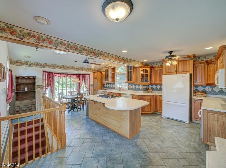 Property listing MLS 4042191 photo 8