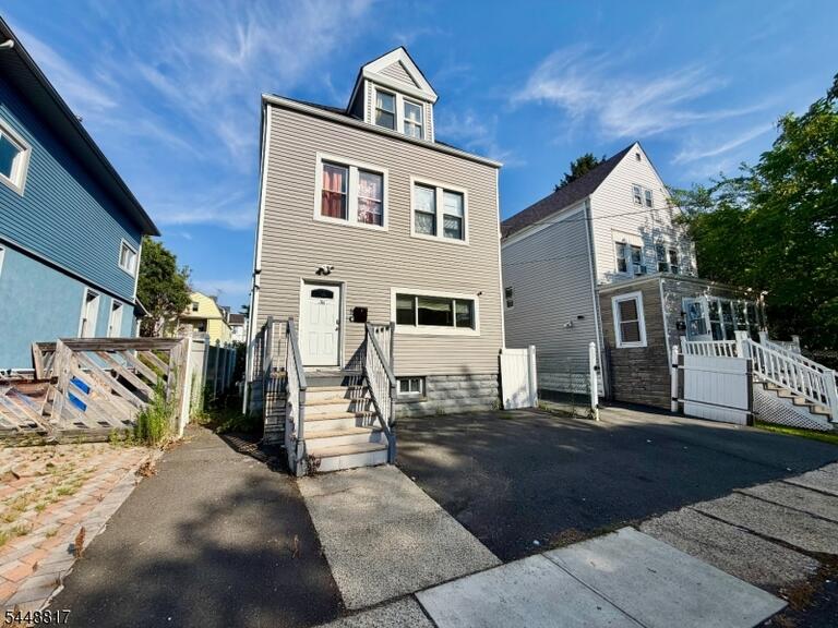 Property listing MLS 4042600 photo 1