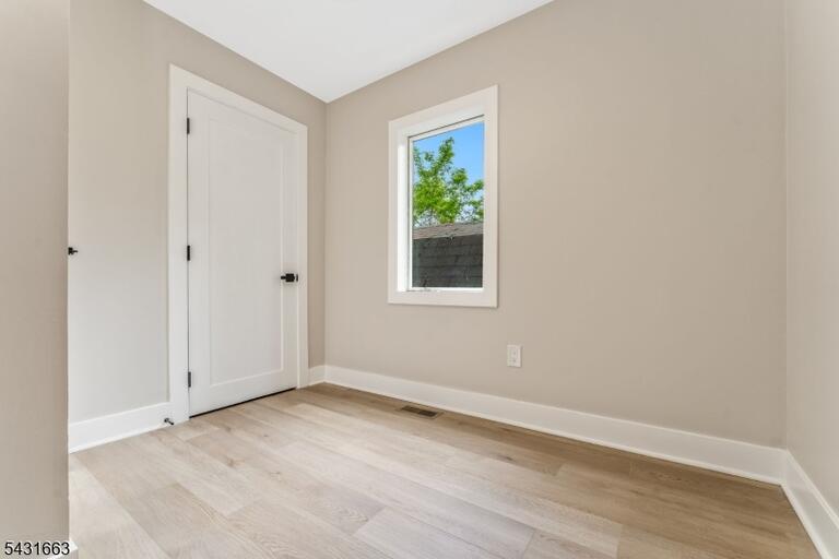 Property listing MLS 4045841 photo 17