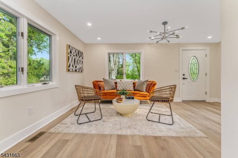 Property listing MLS 4045841 photo 9