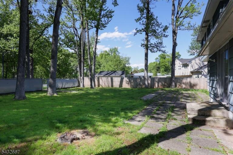 Property listing MLS 4046325 photo 24