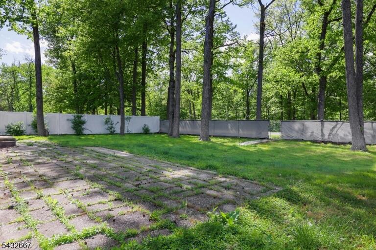 Property listing MLS 4046325 photo 29