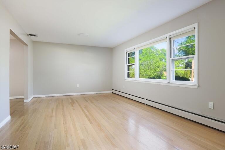 Property listing MLS 4046325 photo 6