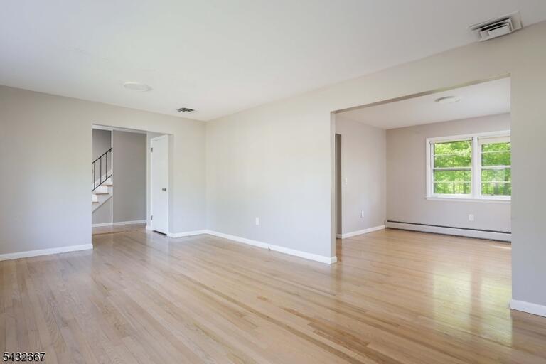 Property listing MLS 4046325 photo 7