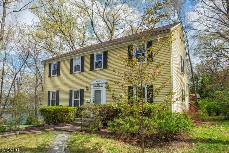 Property listing MLS 4046774 photo 1