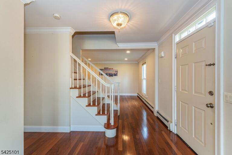Property listing MLS 4046774 photo 3