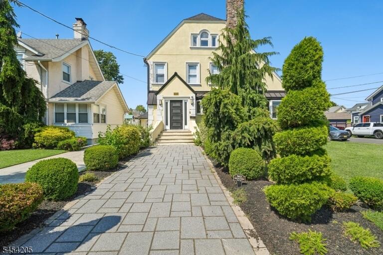 Property listing MLS 4047171 photo 1