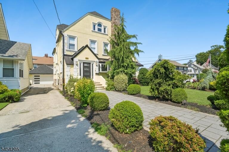 Property listing MLS 4047171 photo 2