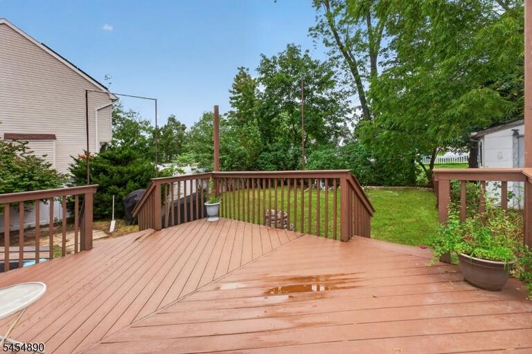 Property listing MLS 4047750 photo 15