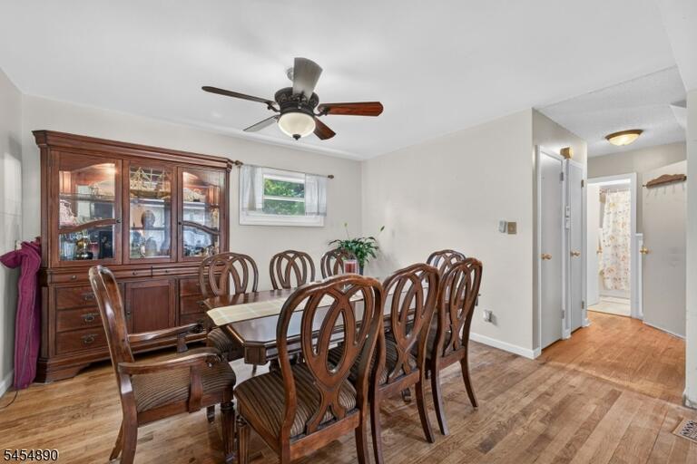 Property listing MLS 4047750 photo 3